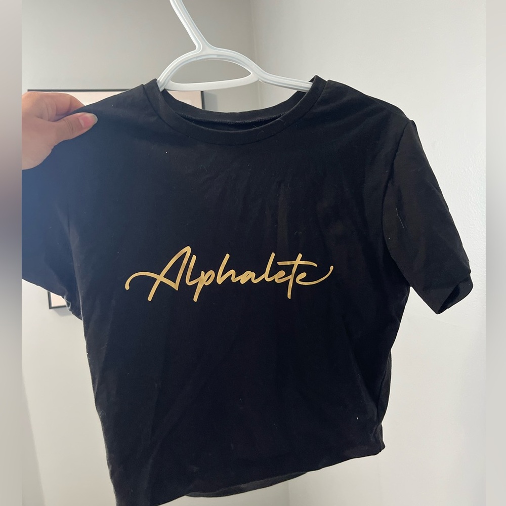 Alphalete tshirt